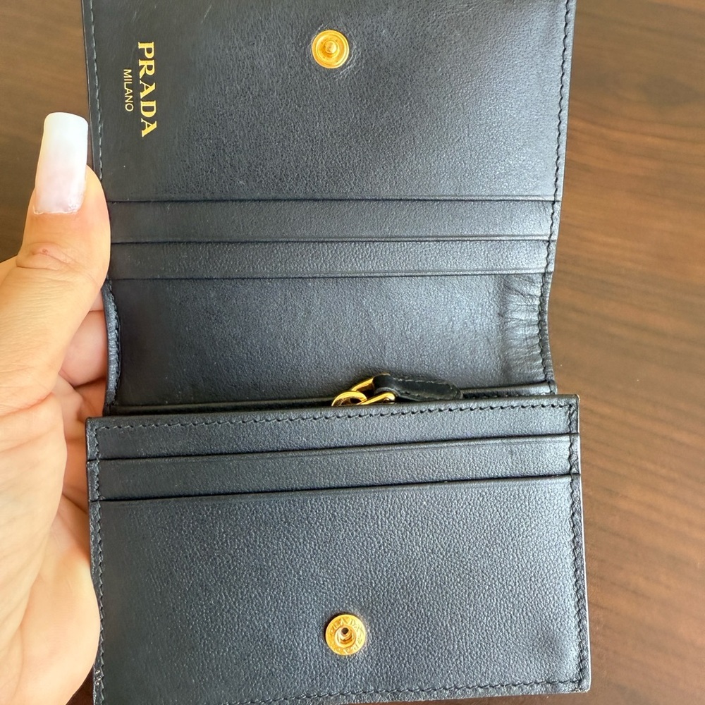 Prada Vitello Move Triangle Card Holder Wallet Black

Look brand new - Picture 9 of 13